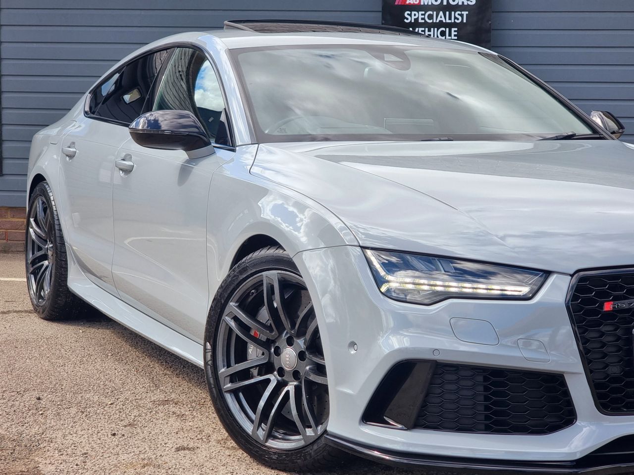 4.0 TFSI V8 Sportback 5dr Petrol Tiptronic quattro Euro 6 (s/s) (560 ps) Image