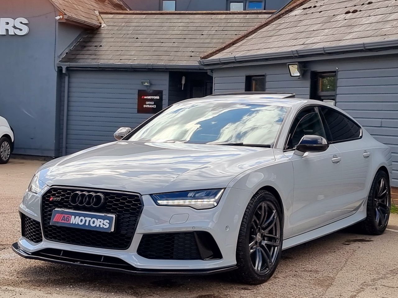 4.0 TFSI V8 Sportback 5dr Petrol Tiptronic quattro Euro 6 (s/s) (560 ps) Image
