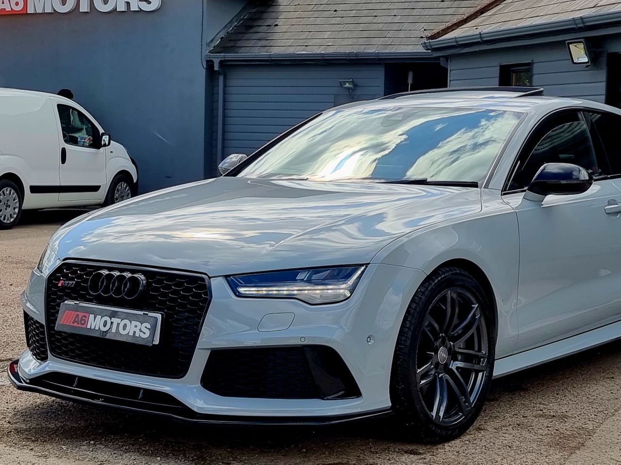 4.0 TFSI V8 Sportback 5dr Petrol Tiptronic quattro Euro 6 (s/s) (560 ps) Image
