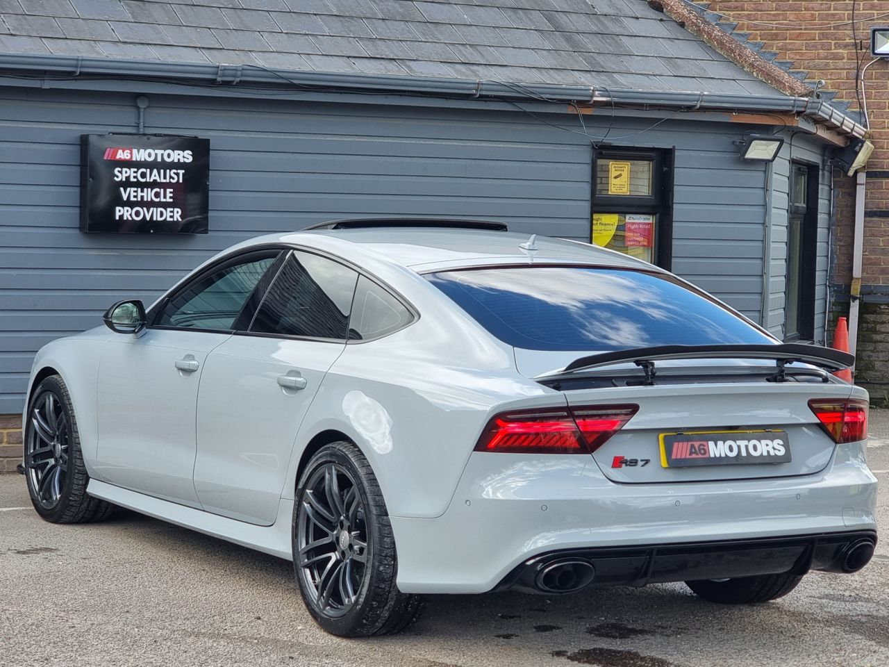 4.0 TFSI V8 Sportback 5dr Petrol Tiptronic quattro Euro 6 (s/s) (560 ps) Image