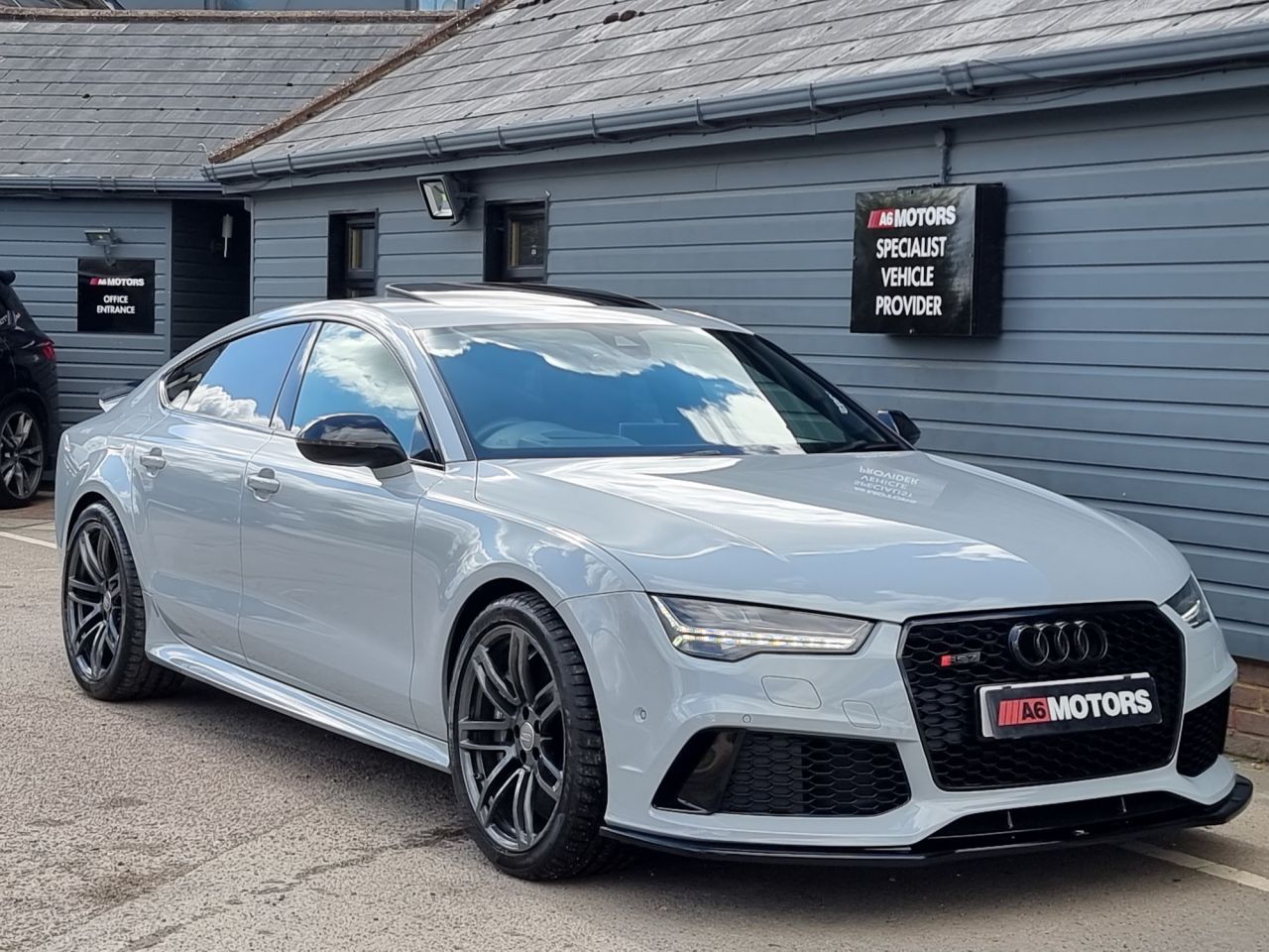 4.0 TFSI V8 Sportback 5dr Petrol Tiptronic quattro Euro 6 (s/s) (560 ps) Image