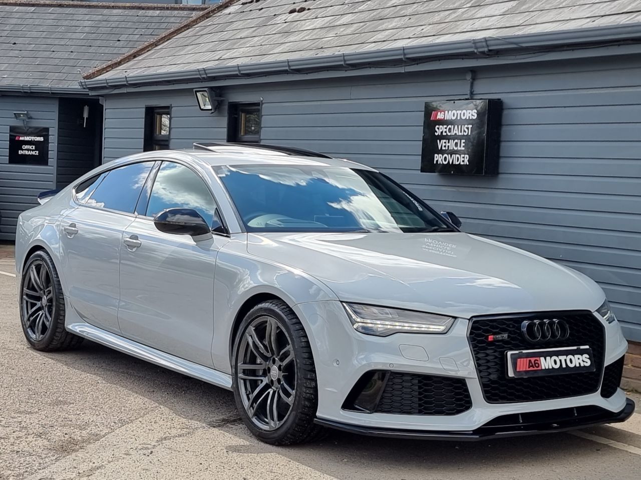 4.0 TFSI V8 Sportback 5dr Petrol Tiptronic quattro Euro 6 (s/s) (560 ps) Image