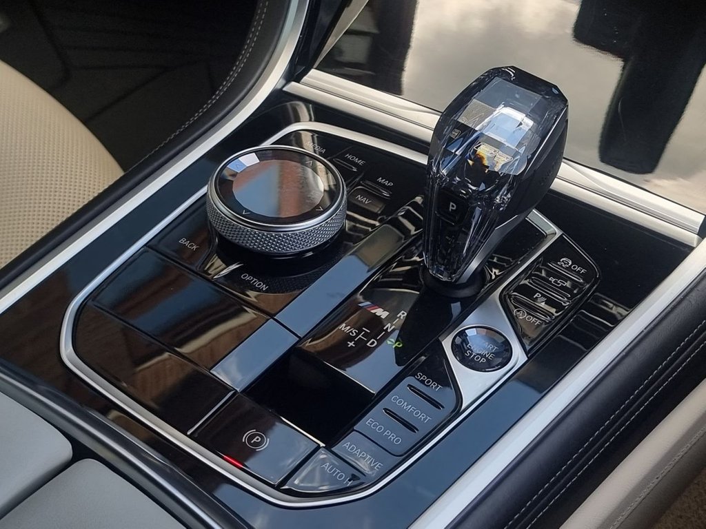 4.4 M850i V8 First Edition Coupe 2dr Petrol Steptronic xDrive Euro 6 (s/s) (530 ps) Image