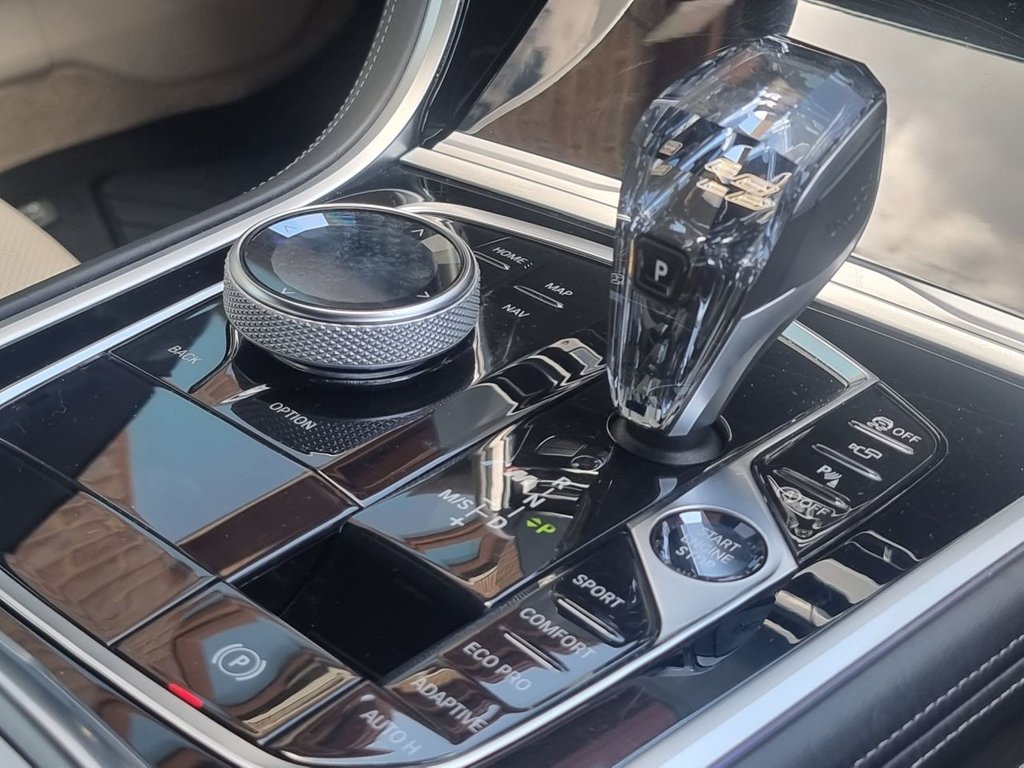 4.4 M850i V8 First Edition Coupe 2dr Petrol Steptronic xDrive Euro 6 (s/s) (530 ps) Image