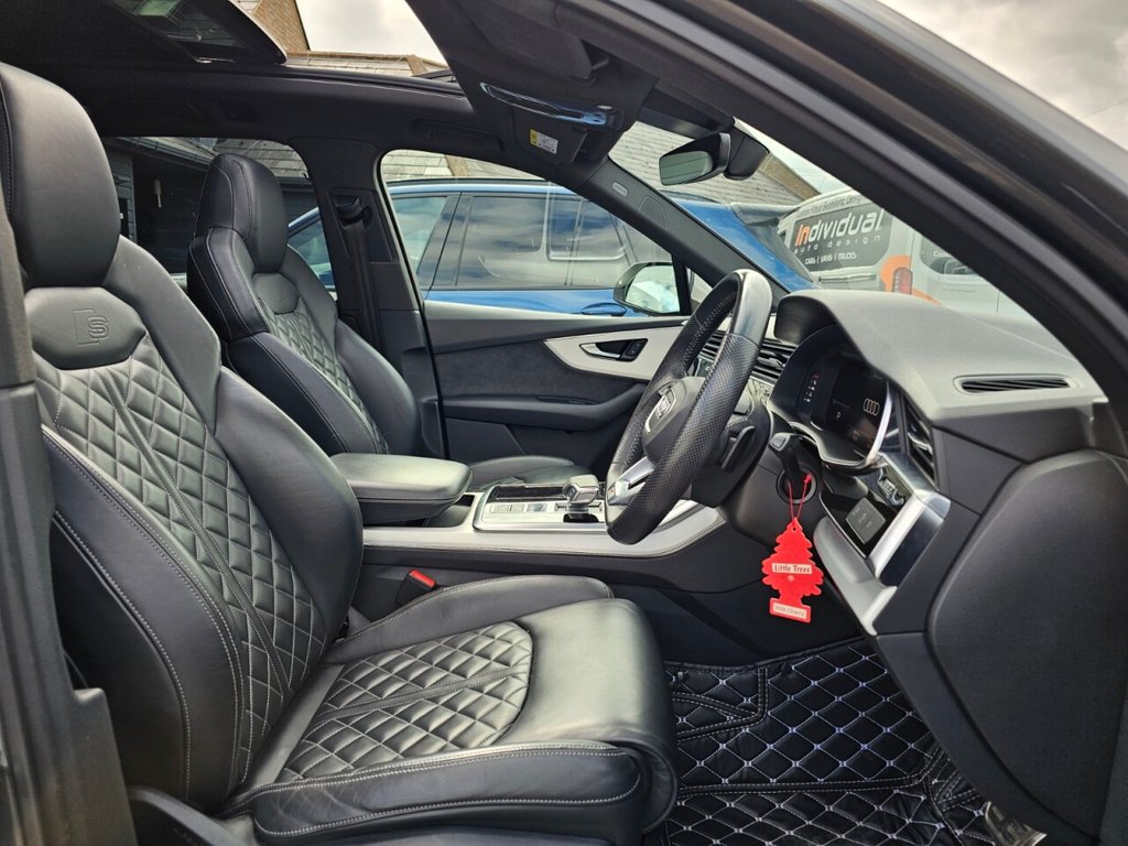 4.0 TDI V8 SUV 5dr Diesel Tiptronic quattro Euro 6 (s/s) (435 ps) Image