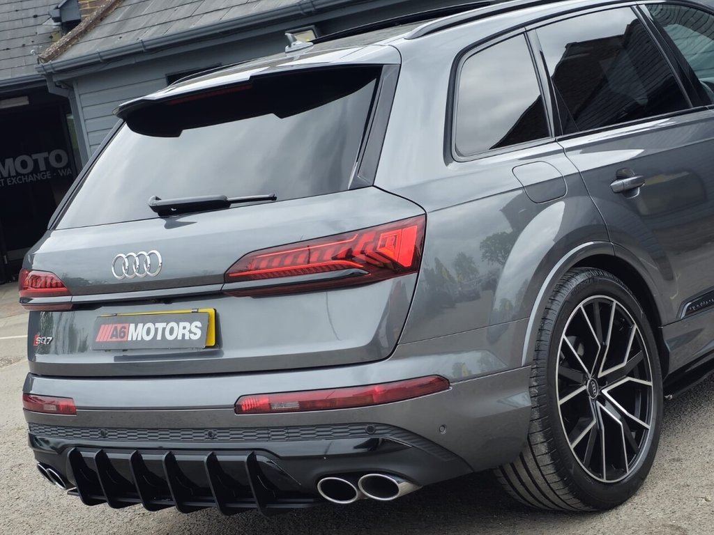 4.0 TDI V8 SUV 5dr Diesel Tiptronic quattro Euro 6 (s/s) (435 ps) Image