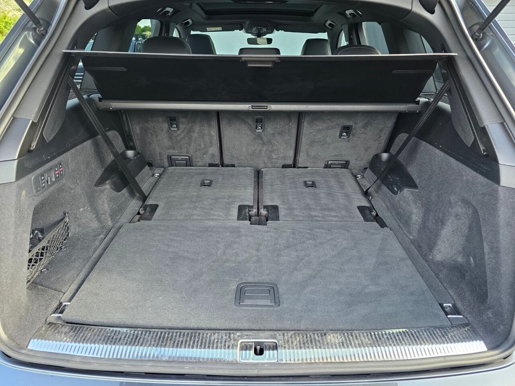 4.0 TDI V8 SUV 5dr Diesel Tiptronic quattro Euro 6 (s/s) (435 ps) Image